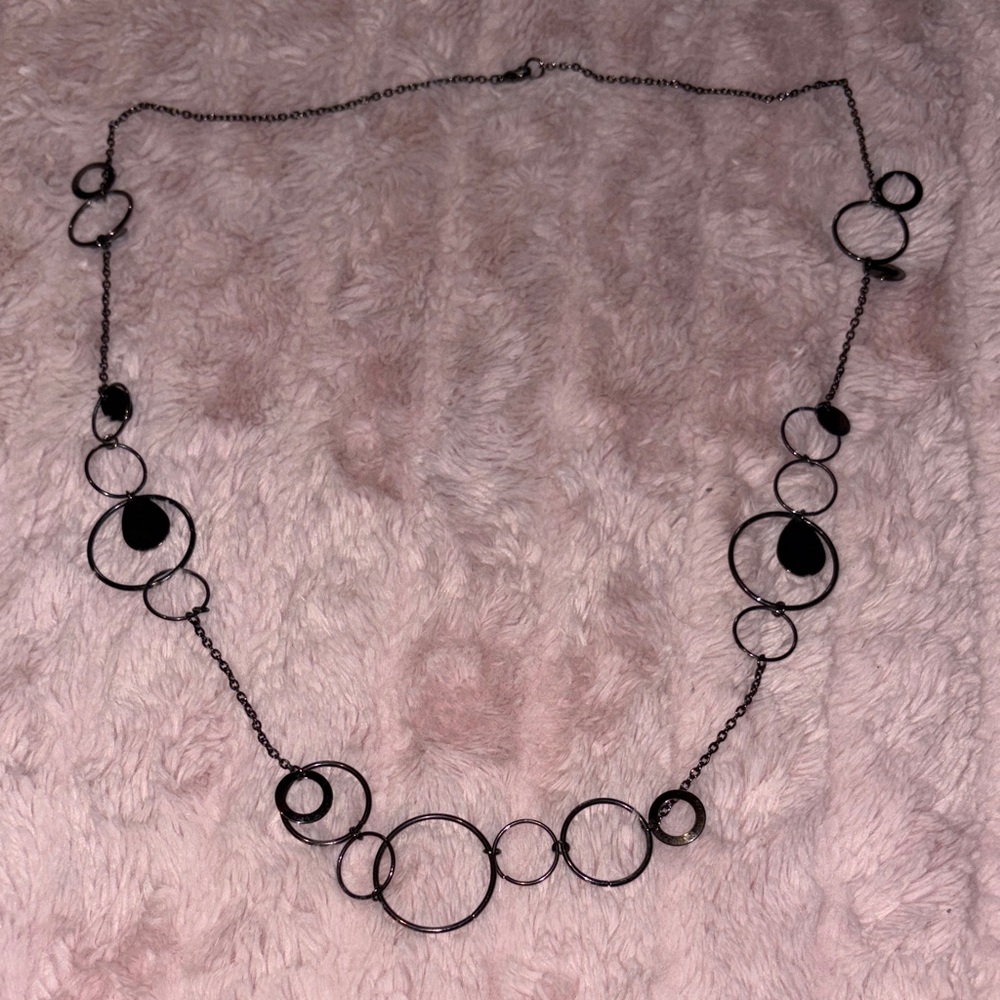 Chic Black Circle Necklace